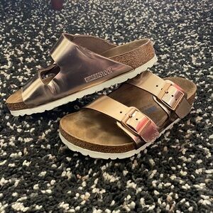 Arizona Soft Footbed - Rose Metallic Leather size 35 EU / 5 US